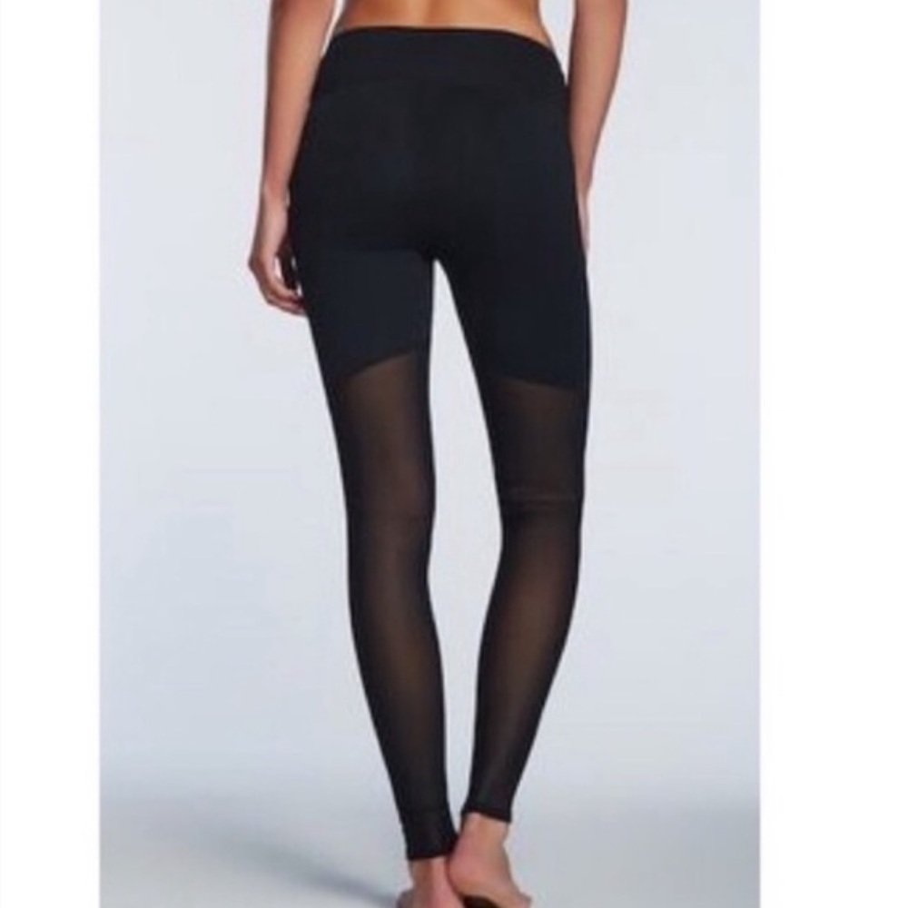 Lululemon mesh back leggings black size 10